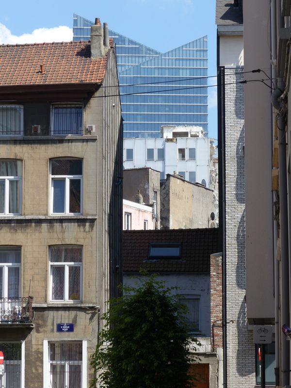 Zicht op de Rogiertoren