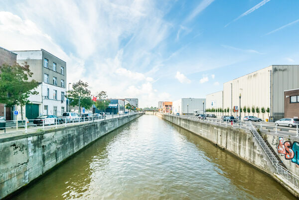 Zicht over Mariemontkaai en Industriekaai