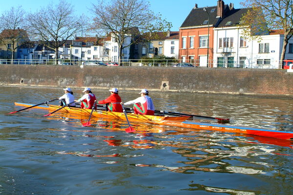 Rowing on the Brussels-Charleroi canal